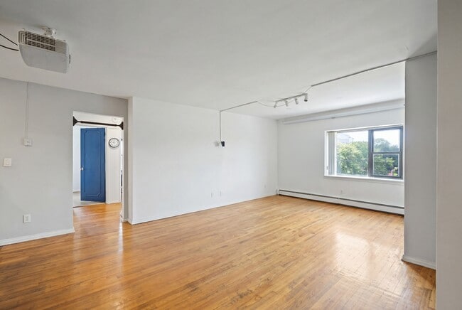 Photo - 204 Woodcliff Ave (North Bergen, NJ) Townhome