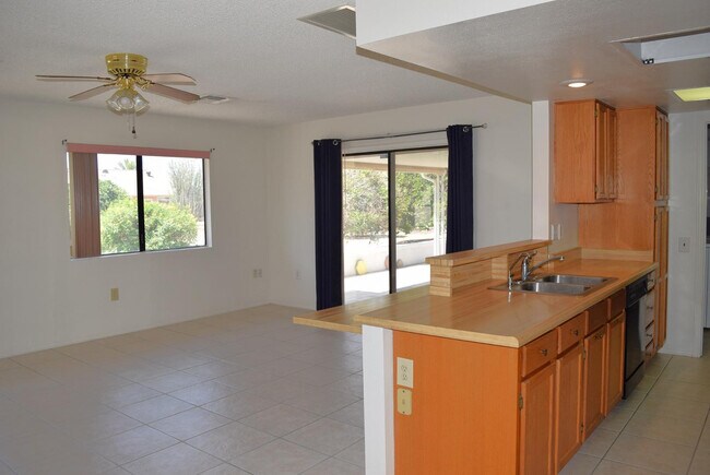 Foto del edificio - 12411 W Foxfire Dr
