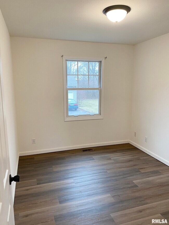 Foto del edificio - 508 Holland Rd