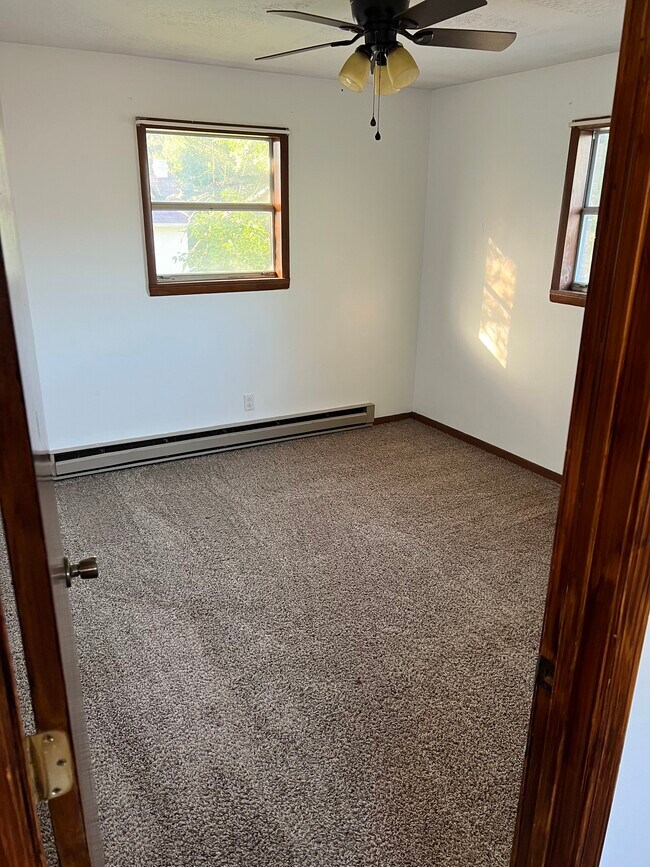 Building Photo - 2019 Virginia Heights Dr