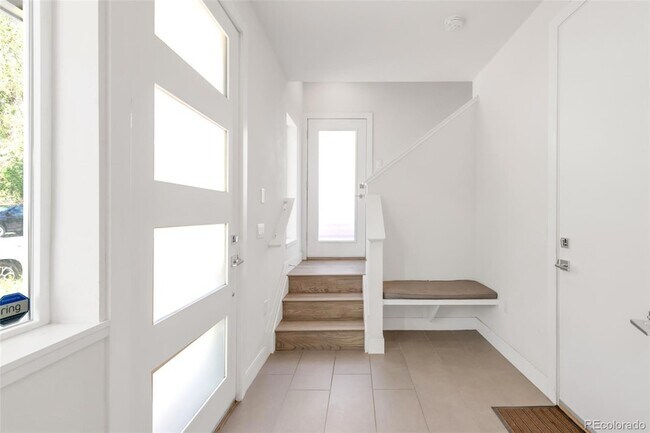 Foto del edificio - 2420 Eliot St