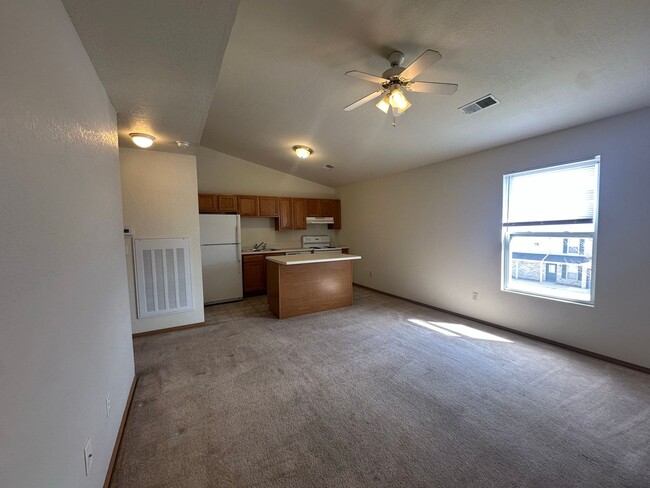 Foto del interior - Main &amp; Veterans Crossing
