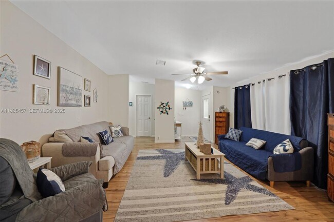 Foto del edificio - 945 Plantation Rd