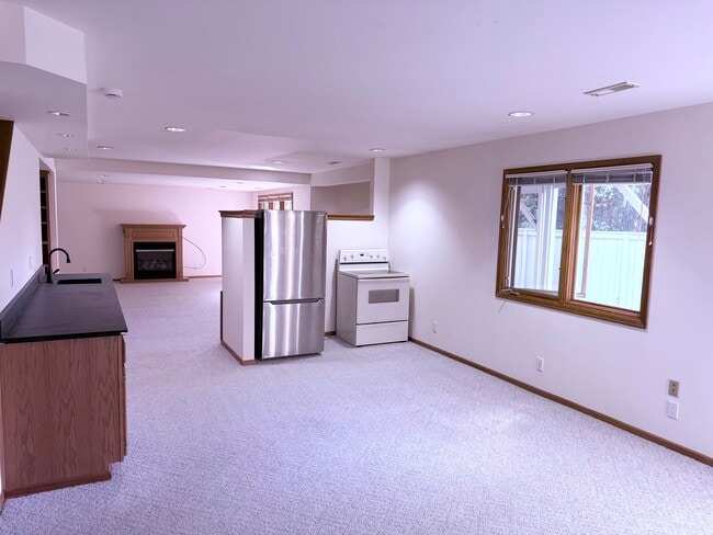 Building Photo - 4721 242nd Ave SE