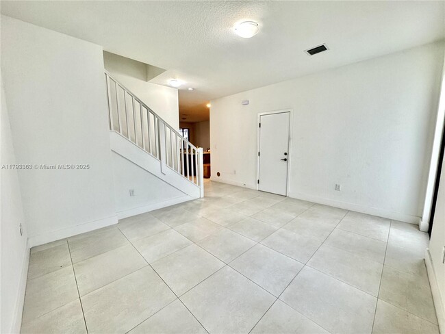 Building Photo - 13627 SW 157th Ct