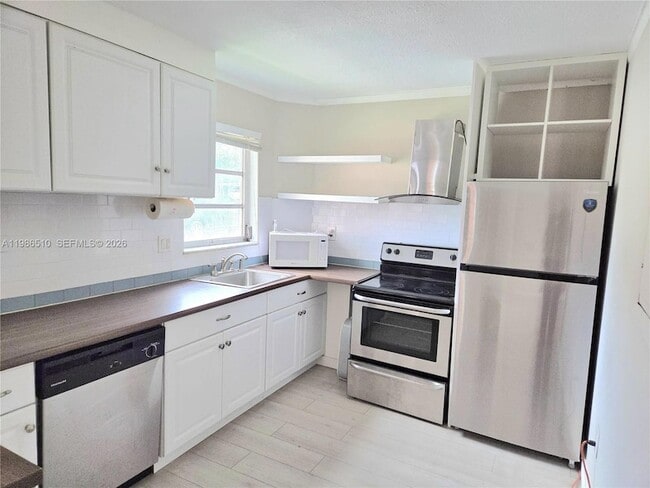 Photo - 1700 NE 191st St Apartment