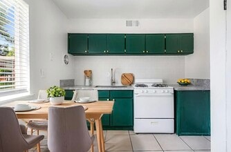 Building Photo - Oak Grove Flats