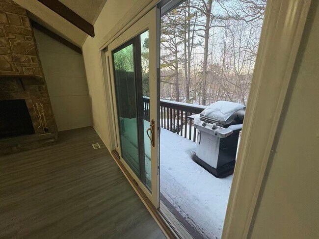 Foto del edificio - 3 Bedroom 2 1/2 bath Townhome in Pike Creek