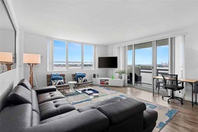 Foto del edificio - 1500 Bay Rd
