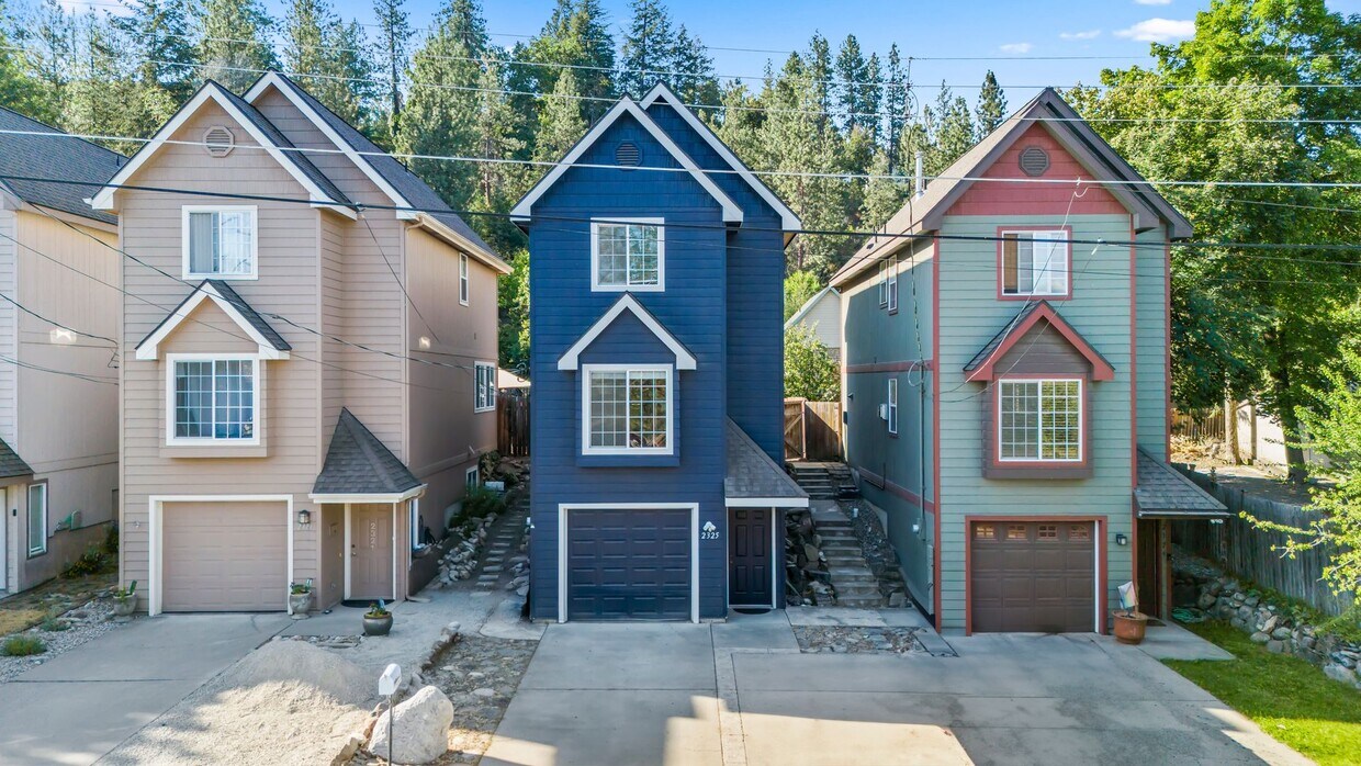 Primary Photo - Downtown / Peaceful Valley 2 Bed 2 Bath ho...