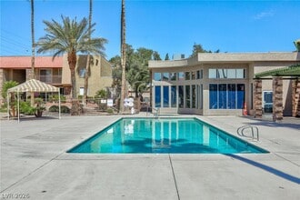 Building Photo - 5240 Indian River Dr