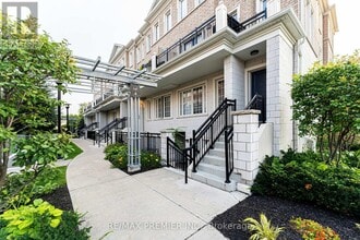 Building Photo - 26 Bruce St