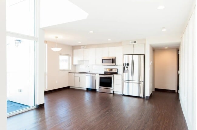 Building Photo - 11 Dorchester St