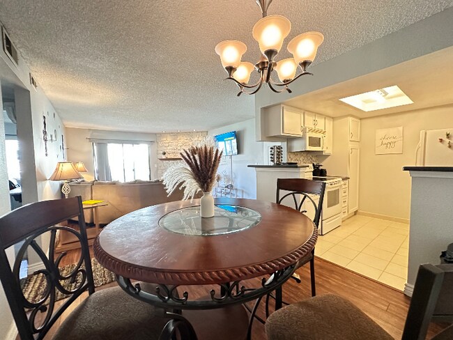 Foto del edificio - 8335 Fairmount Dr