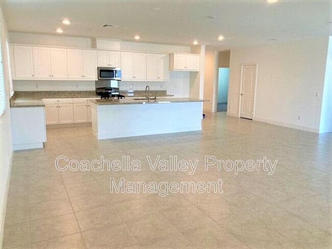 Foto del edificio - 11702 E Crescent St