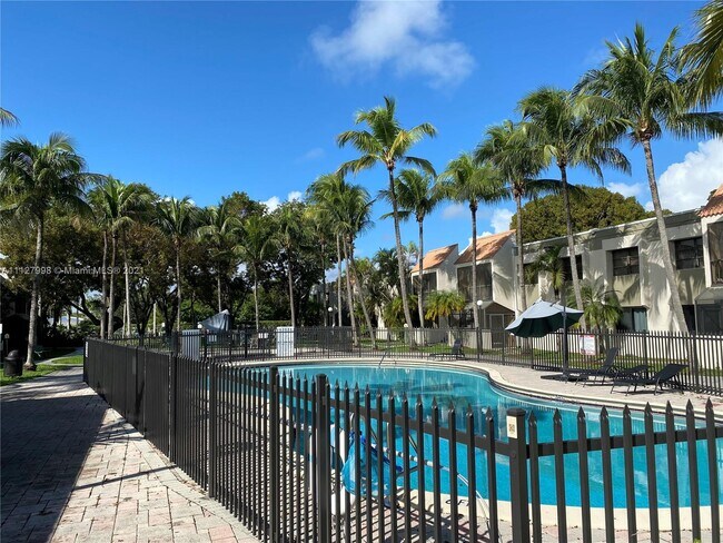 Foto del edificio - 7969 SW 104th St