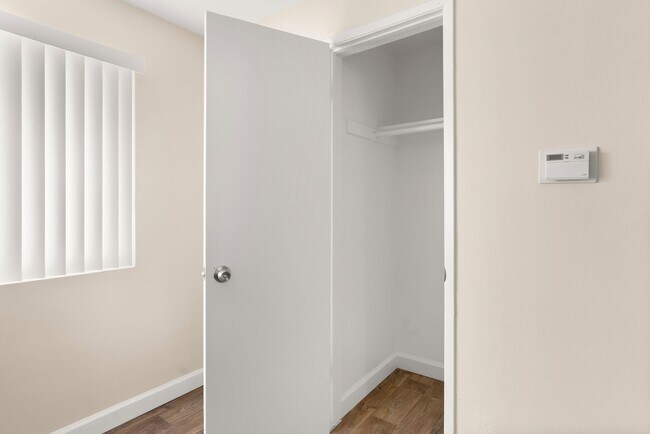 Foto del interior - Waldorf Apartments- Riverside, CA