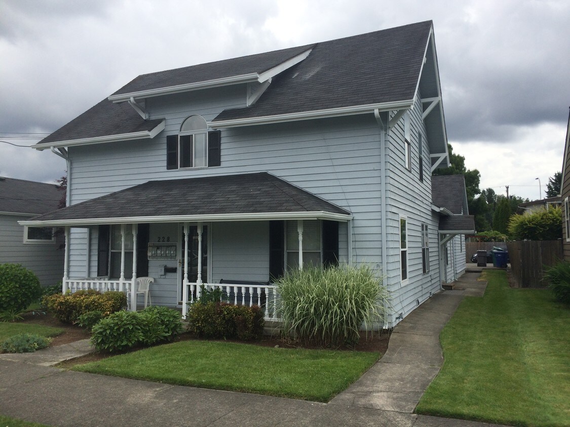 Primary Photo - 228 Pelly Ave N