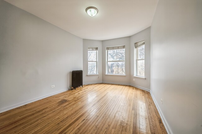 Building Photo - 310 N Kedzie Ave