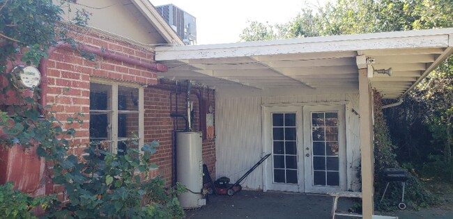 Foto del edificio - 2328 W Orange Dr