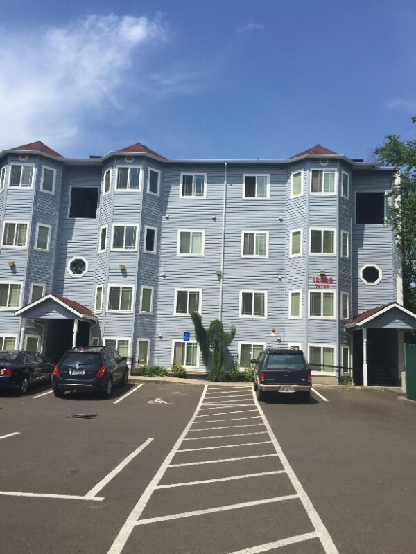 Foto del edificio - 12231-12239 SE Bush St