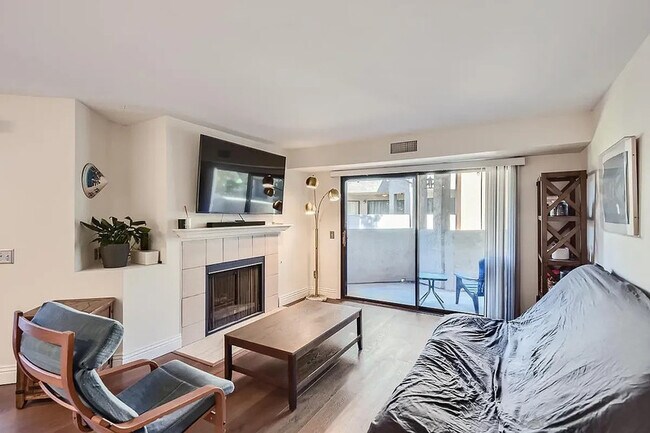 Foto del edificio - 9730 Mesa Springs Way