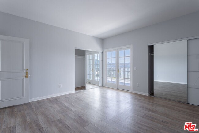 Building Photo - 3318 Deer Creek Ln