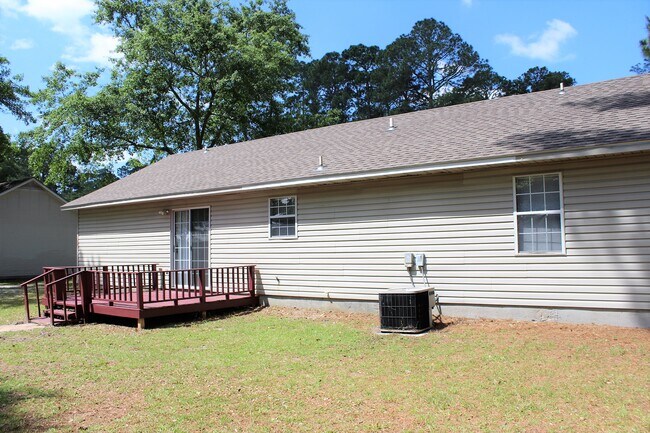 Building Photo - 2611 N Forrest St