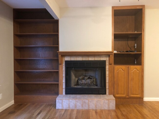 Foto del edificio - 4 Bedroom / 2.5 Baths / 2 Car Garage with ...