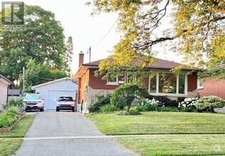 Building Photo - 636 Shakespeare Ave