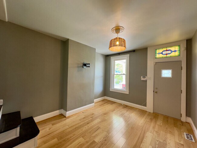 Foto del edificio - Charming 2 Bedroom/2 Bathroom House in Hampden neighborhood!