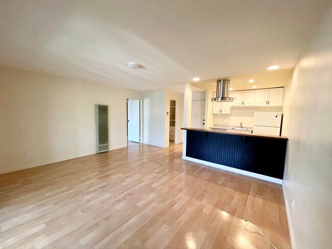 Building Photo - 77845 California Dr