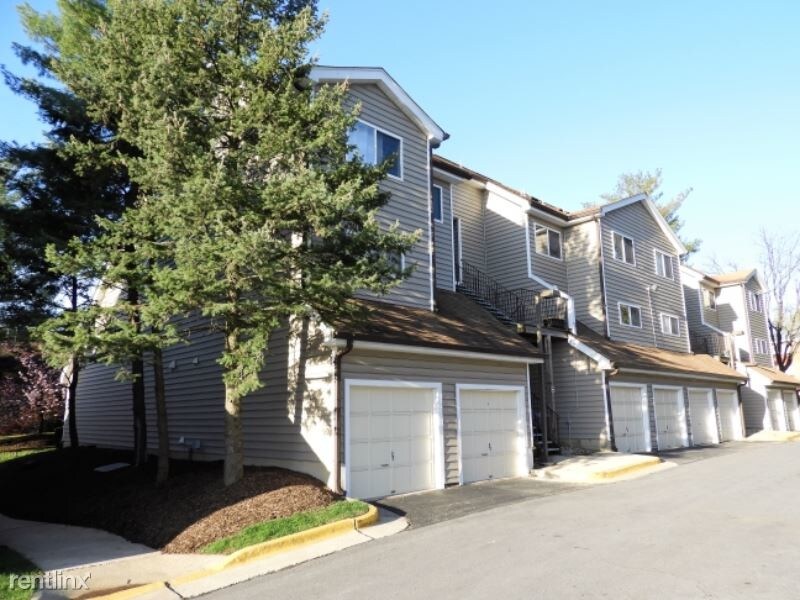 Primary Photo - 2 br, 1 bath Condo - 10831 Amherst Ave