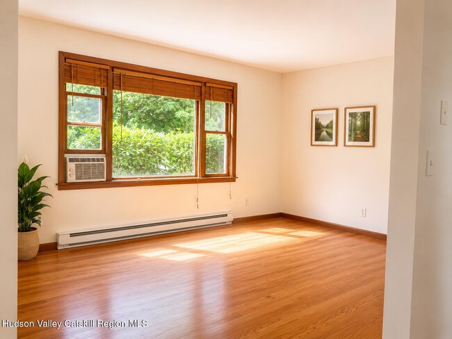 Building Photo - 4302 Genesee Dr