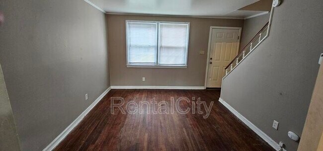 Foto del edificio - 529 N Sampson Ave