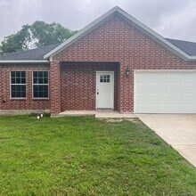 Building Photo - 3304 Langford St