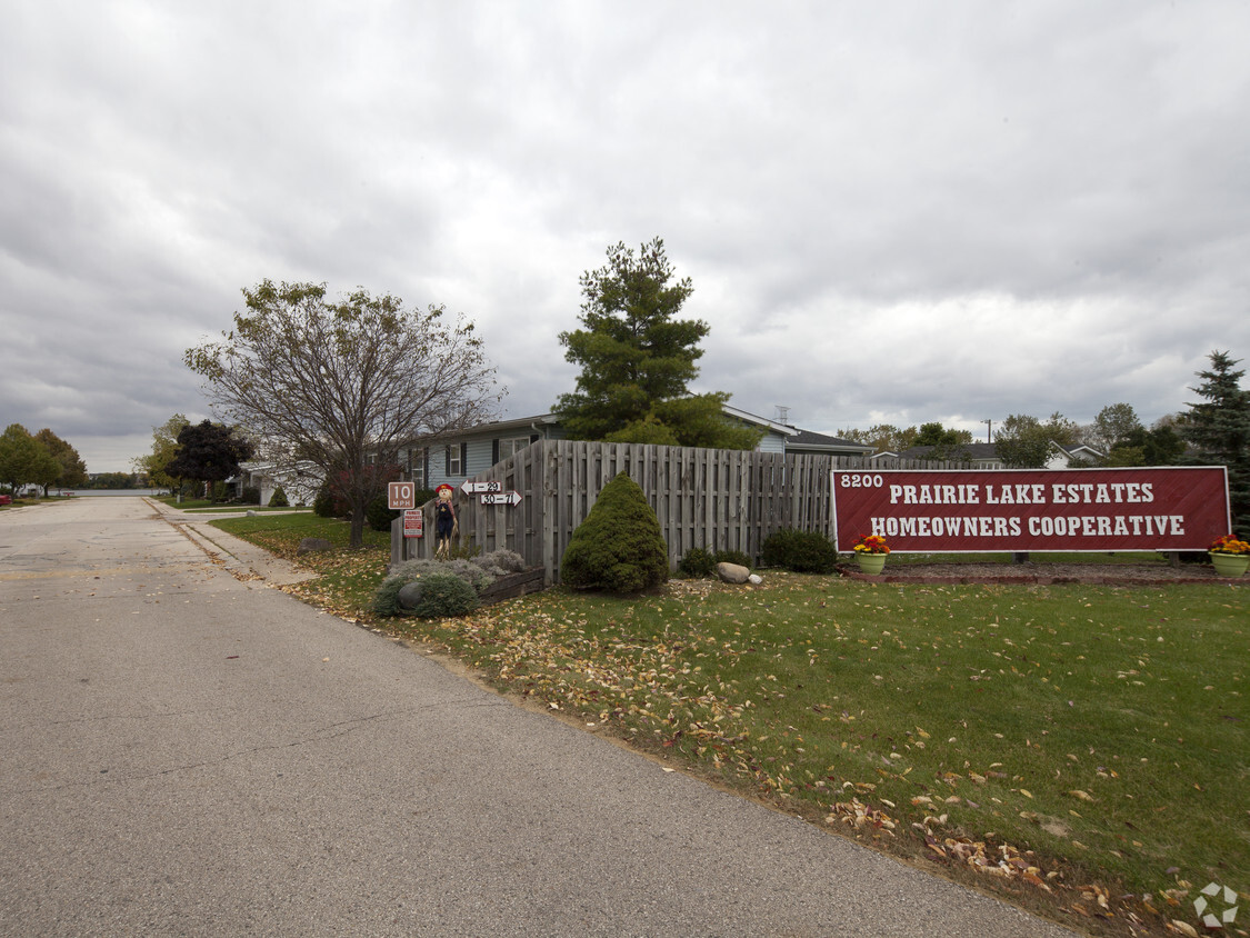Building Photo - Prairie Lake Estates