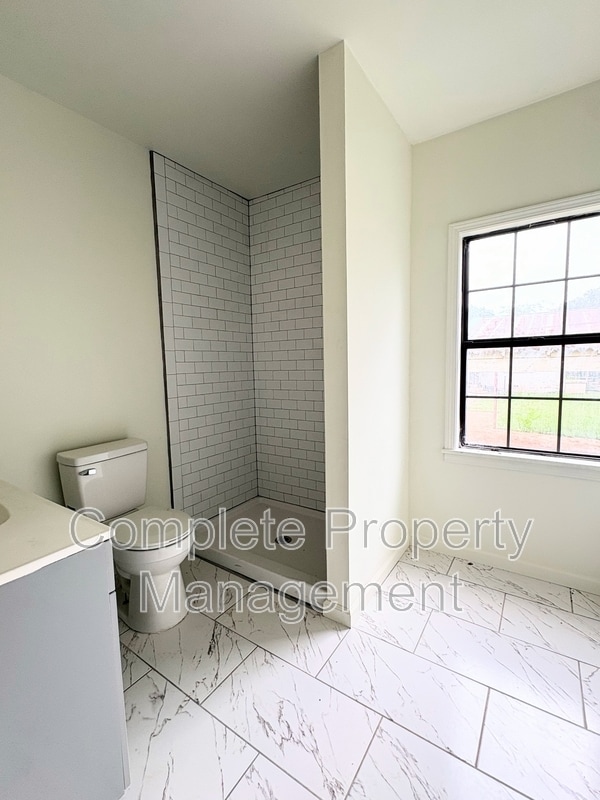 Building Photo - 1120 15th Pl SW