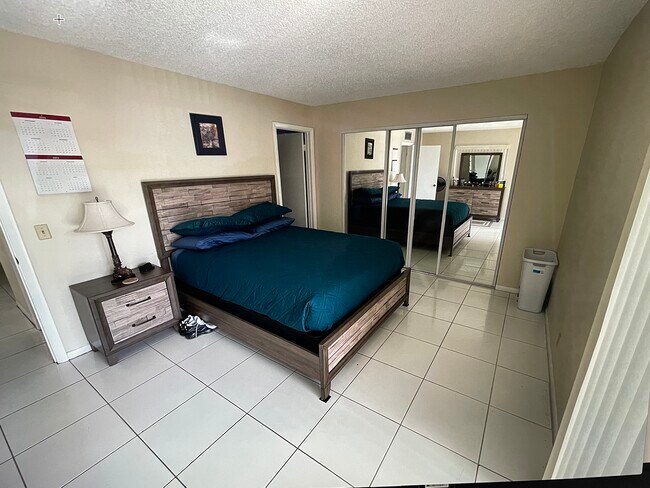 Foto del edificio - 760 Normandy Ln