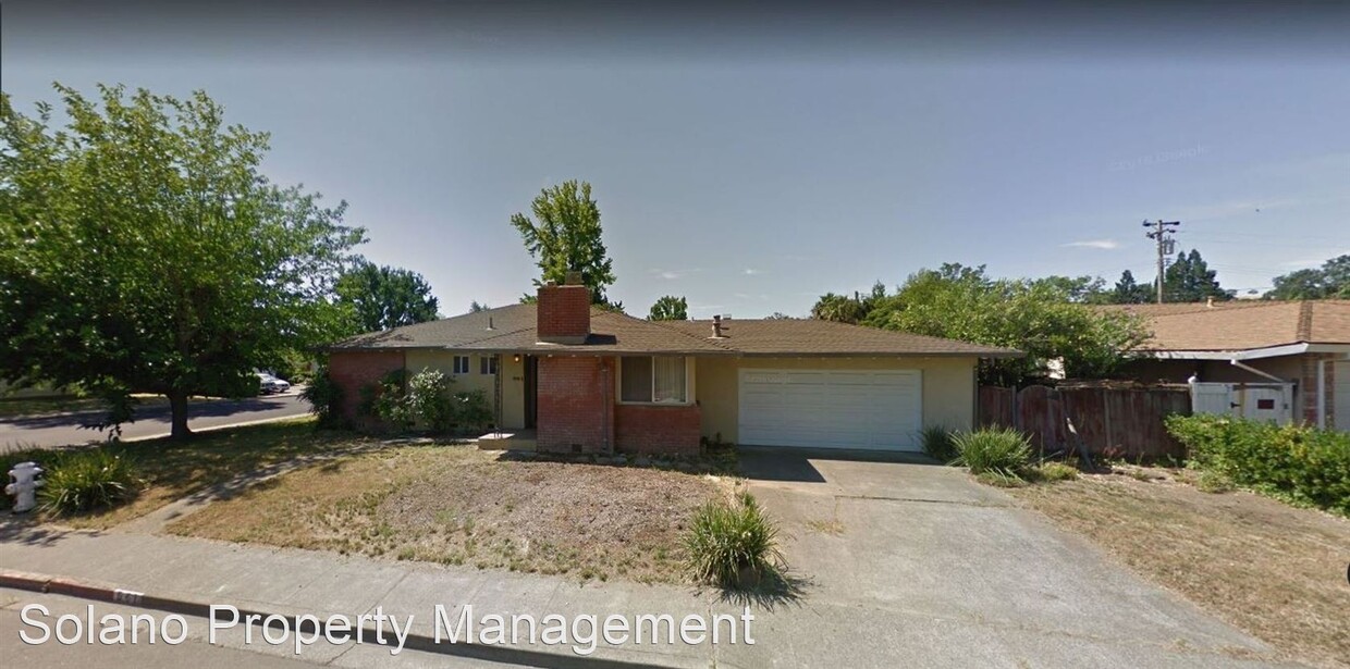 Primary Photo - 561 W Monte Vista Ave