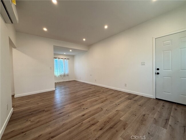 Building Photo - 455 W Cowles St