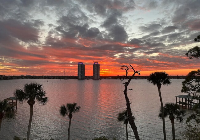 River sunset - 711 N Halifax Ave