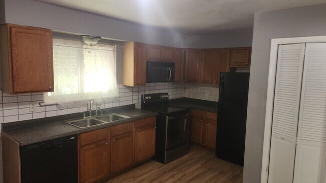 Foto del edificio - 10501 Baron Dr
