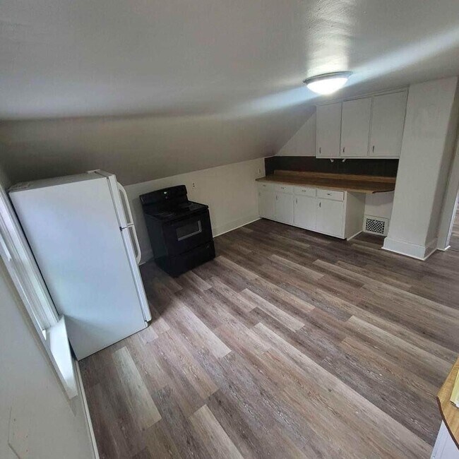 1305 Merrill Ave Unit 1, Wausau, WI 54401 Apartments in Wausau, WI