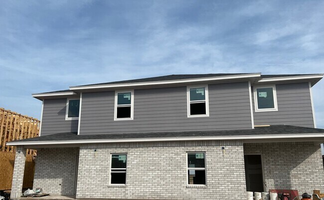 Building Photo - 130 Olive St