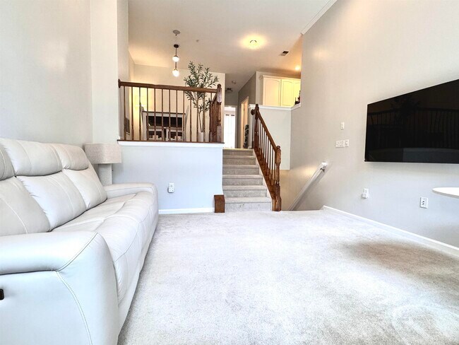 Foto del edificio - 352 Oswego Ct