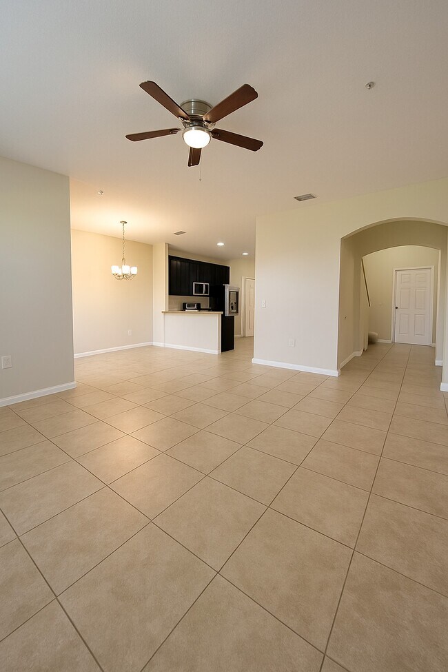 Foto del edificio - 2495 Seven Oaks Dr