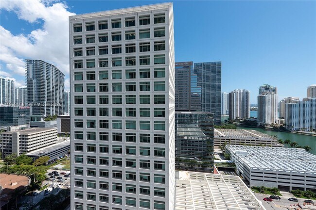 Foto del edificio - 950 Brickell Bay Dr