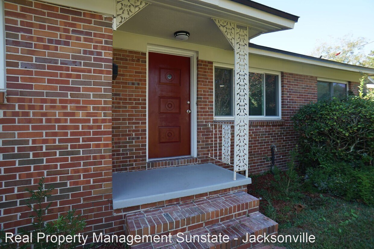 5246 Devron Dr, Jacksonville, FL 32209