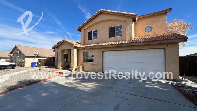 Foto del edificio - 13141 Quiet Canyon Dr